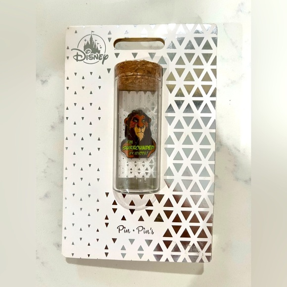 Disney Accessories - Disney pin